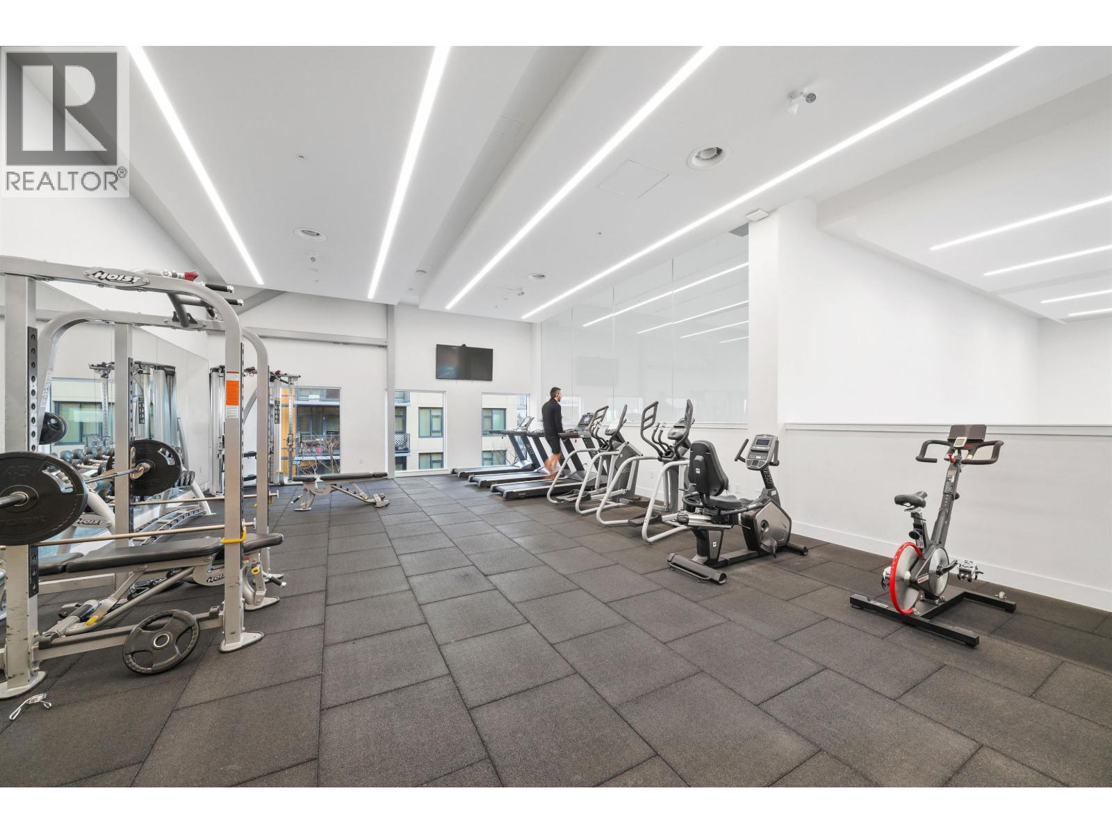 1610 7303 Noble Lane Avenue, Burnaby, BC - Indoor Photo Showing Gym Room