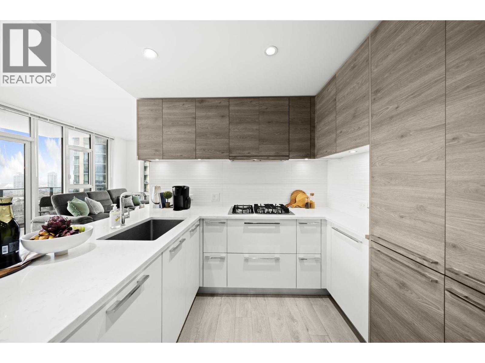 1610 7303 Noble Lane Avenue, Burnaby, BC - Indoor Photo Showing Kitchen With Upgraded Kitchen