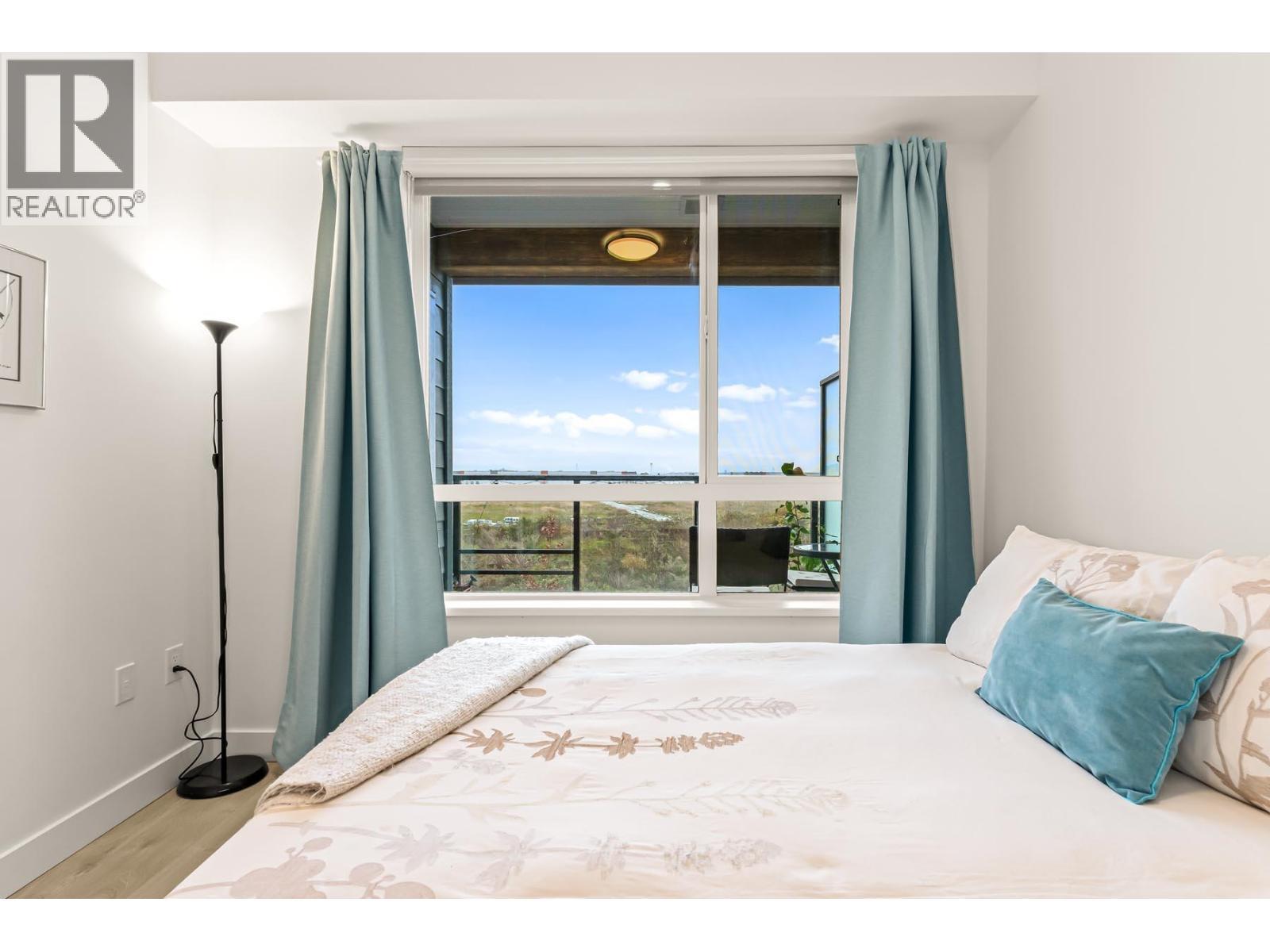 328 2499 Rabbit Drive, Tsawwassen, BC - Indoor Photo Showing Bedroom