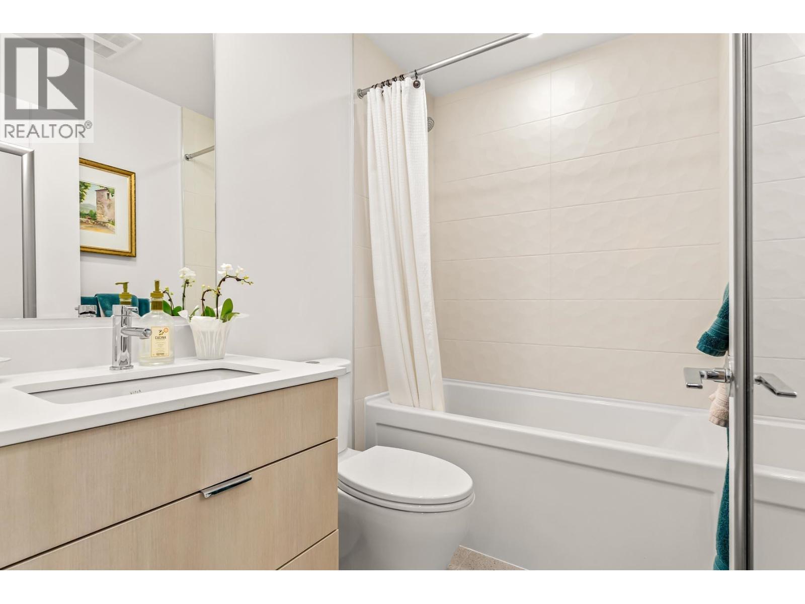 328 2499 Rabbit Drive, Tsawwassen, BC - Indoor Photo Showing Bathroom