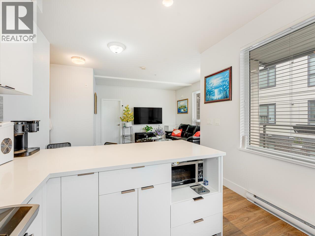 212 5355 Lane Street, Burnaby, BC - Indoor