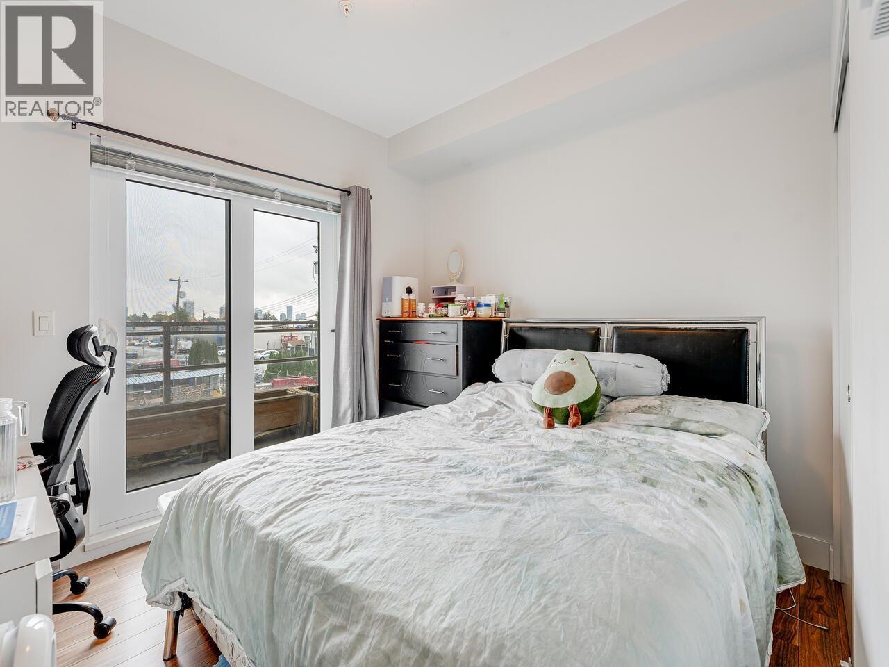 212 5355 Lane Street, Burnaby, BC - Indoor Photo Showing Bedroom