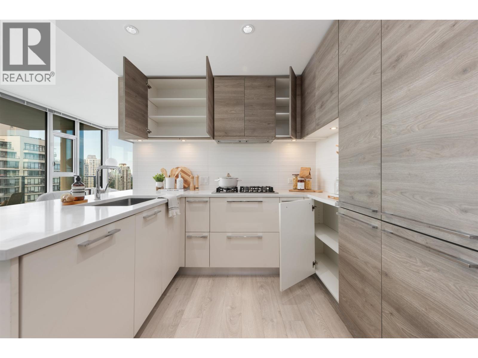 2310 7358 Edmonds Street, Burnaby, BC - Indoor Photo Showing Kitchen With Upgraded Kitchen