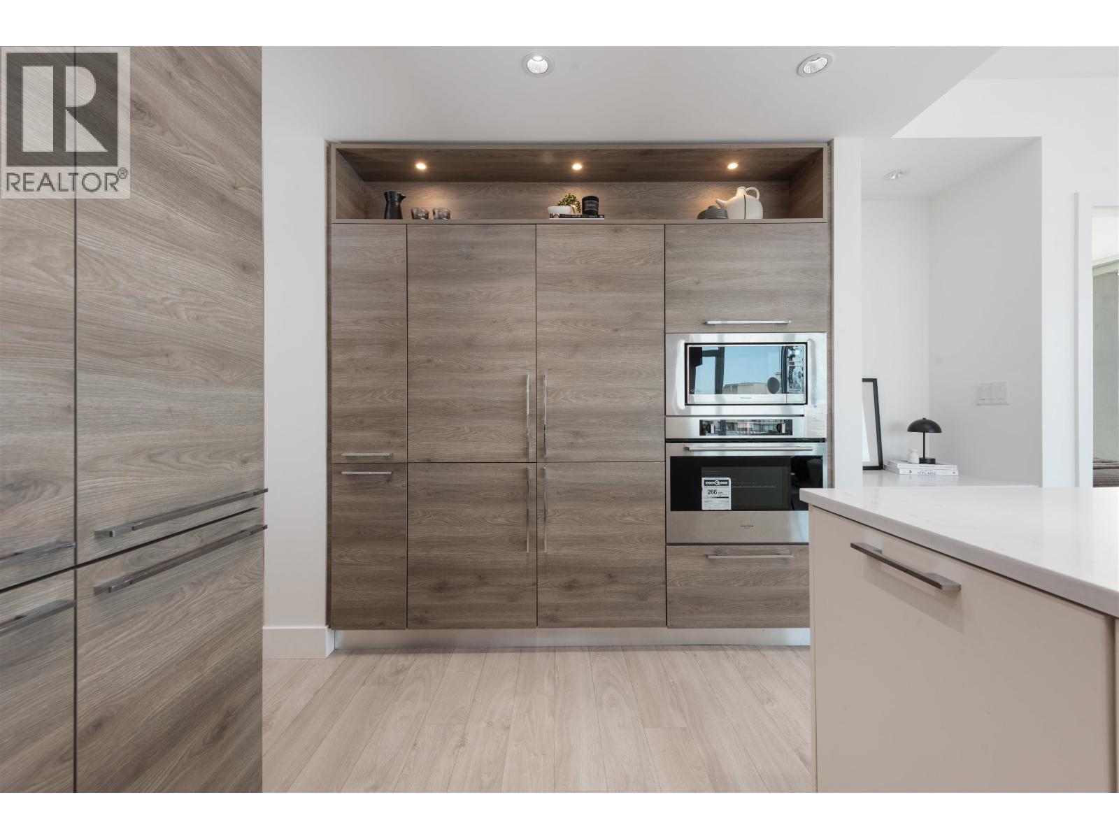 2310 7358 Edmonds Street, Burnaby, BC - Indoor Photo Showing Kitchen