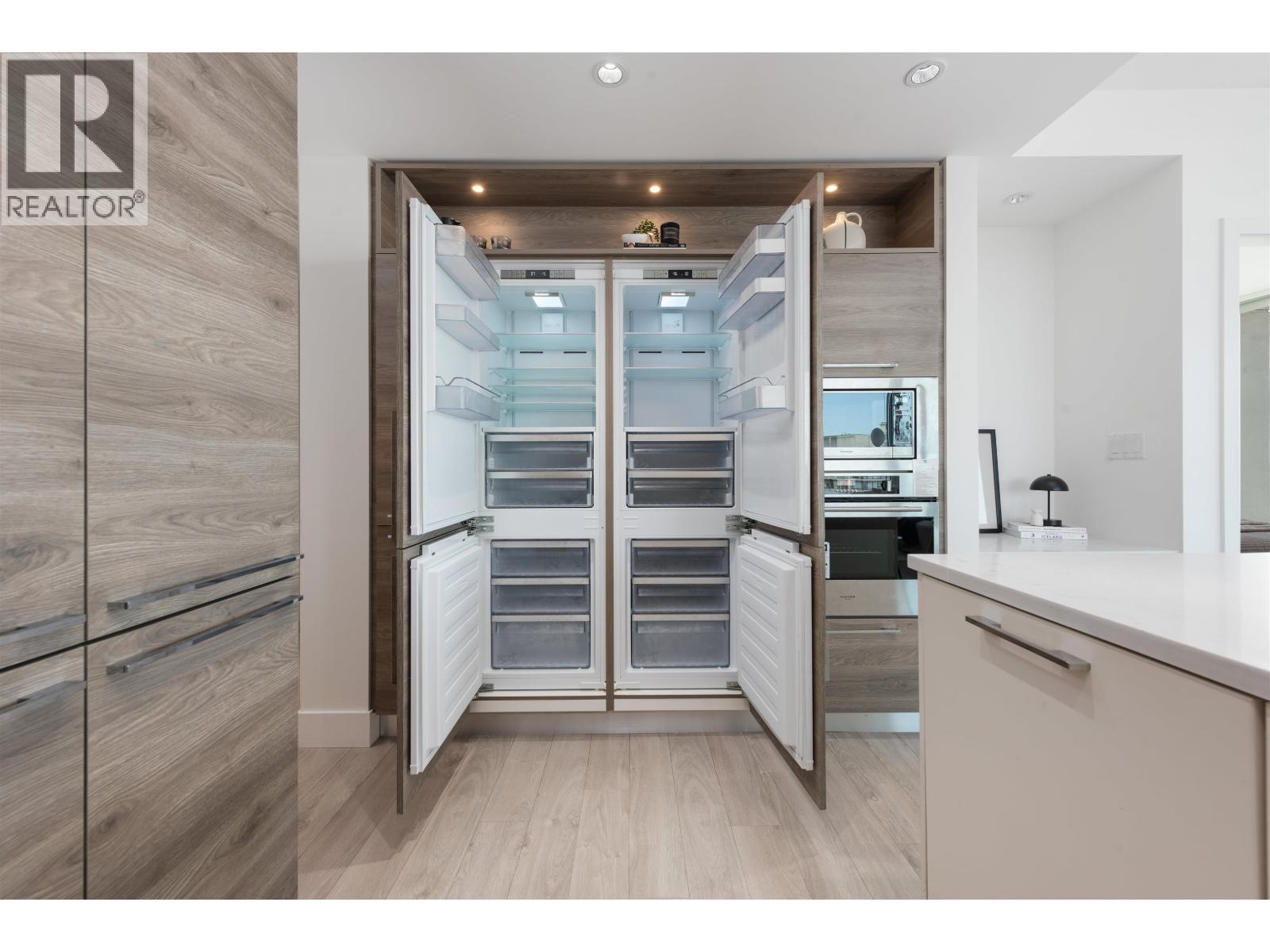 2310 7358 Edmonds Street, Burnaby, BC - Indoor