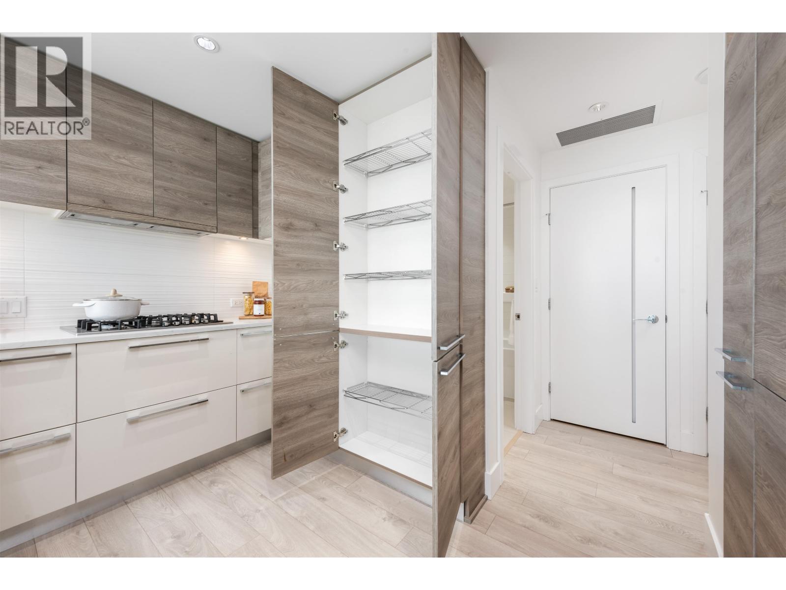 2310 7358 Edmonds Street, Burnaby, BC - Indoor Photo Showing Kitchen