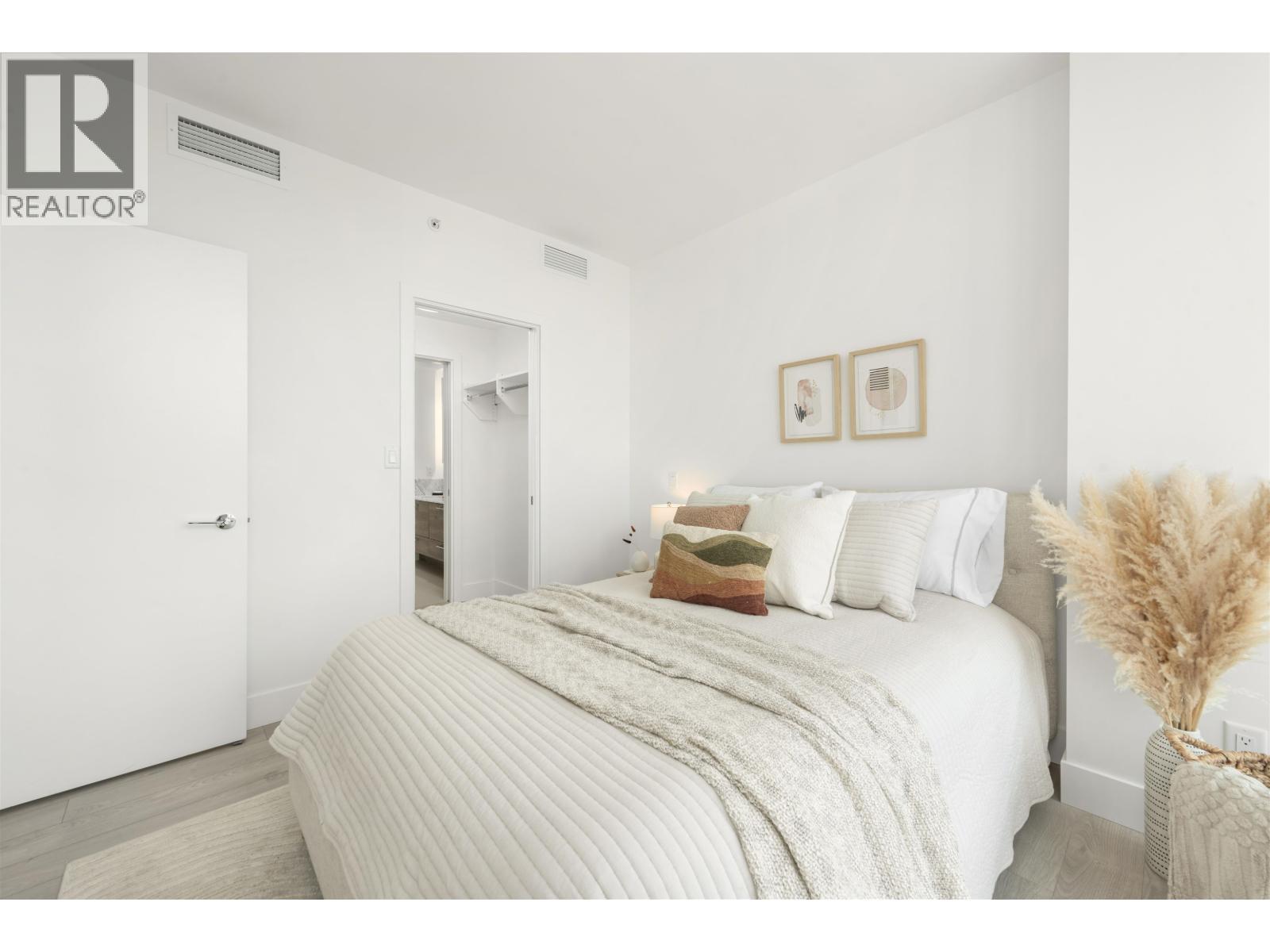 2310 7358 Edmonds Street, Burnaby, BC - Indoor Photo Showing Bedroom