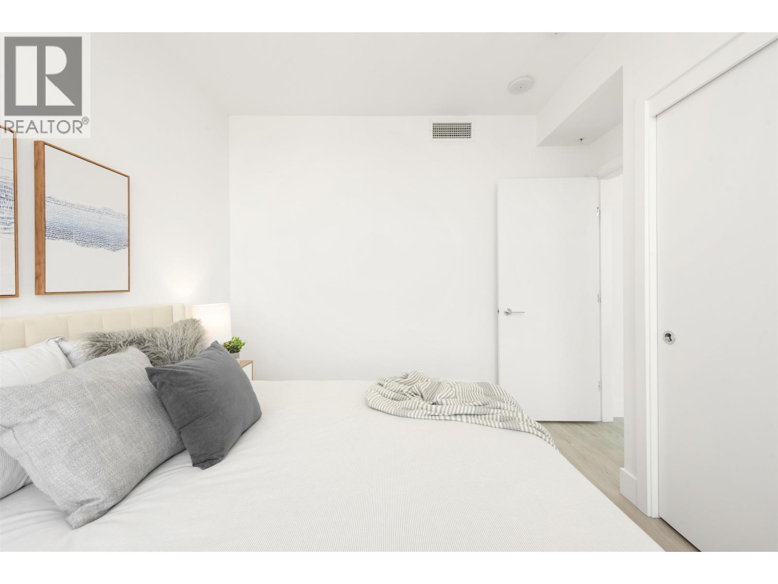 2310 7358 Edmonds Street, Burnaby, BC - Indoor Photo Showing Bedroom