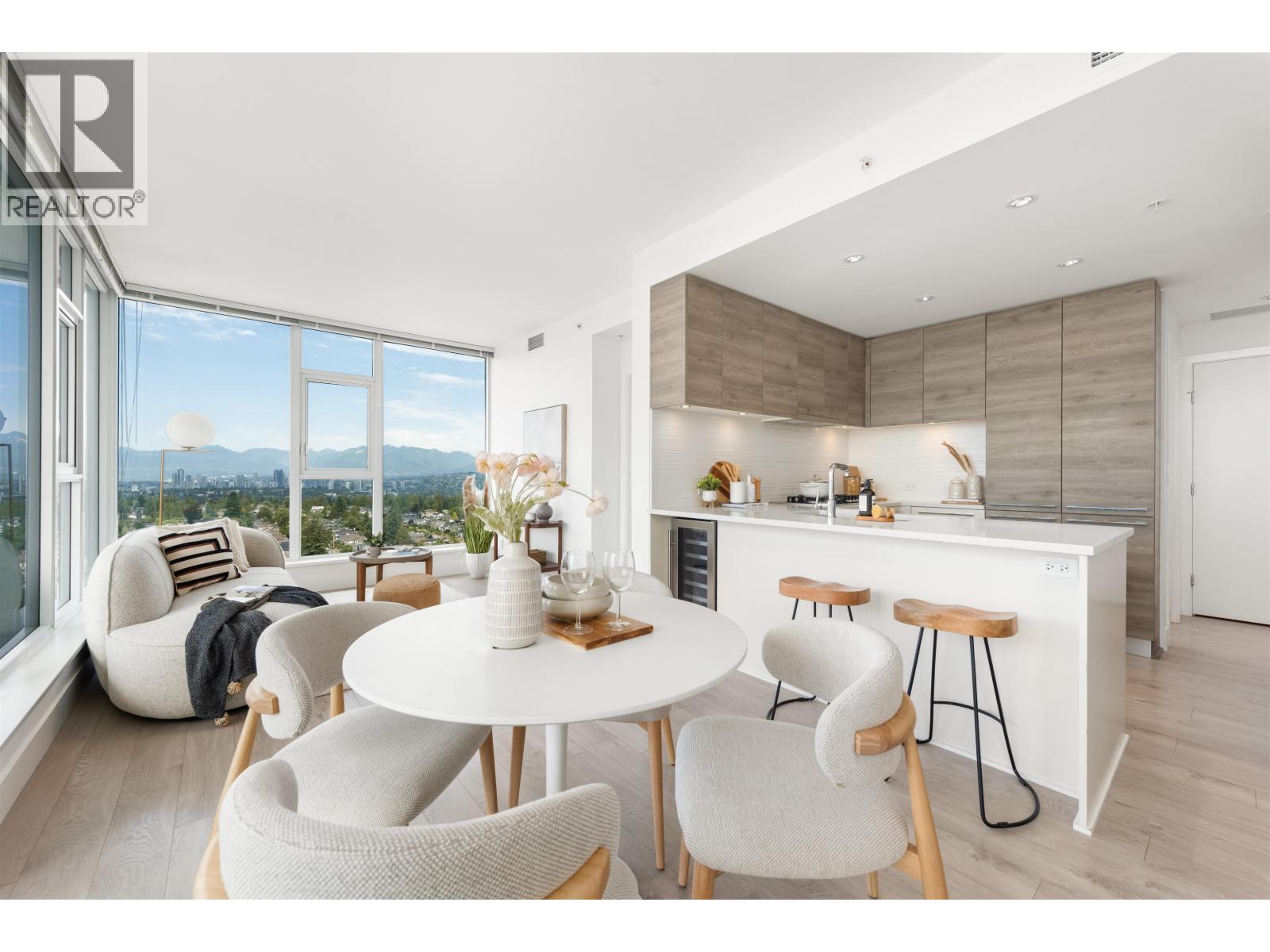 2310 7358 Edmonds Street, Burnaby, BC - Indoor