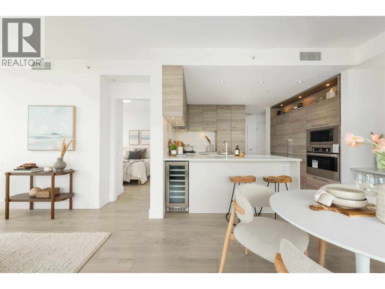 2310 7358 Edmonds Street, Burnaby, BC - Indoor