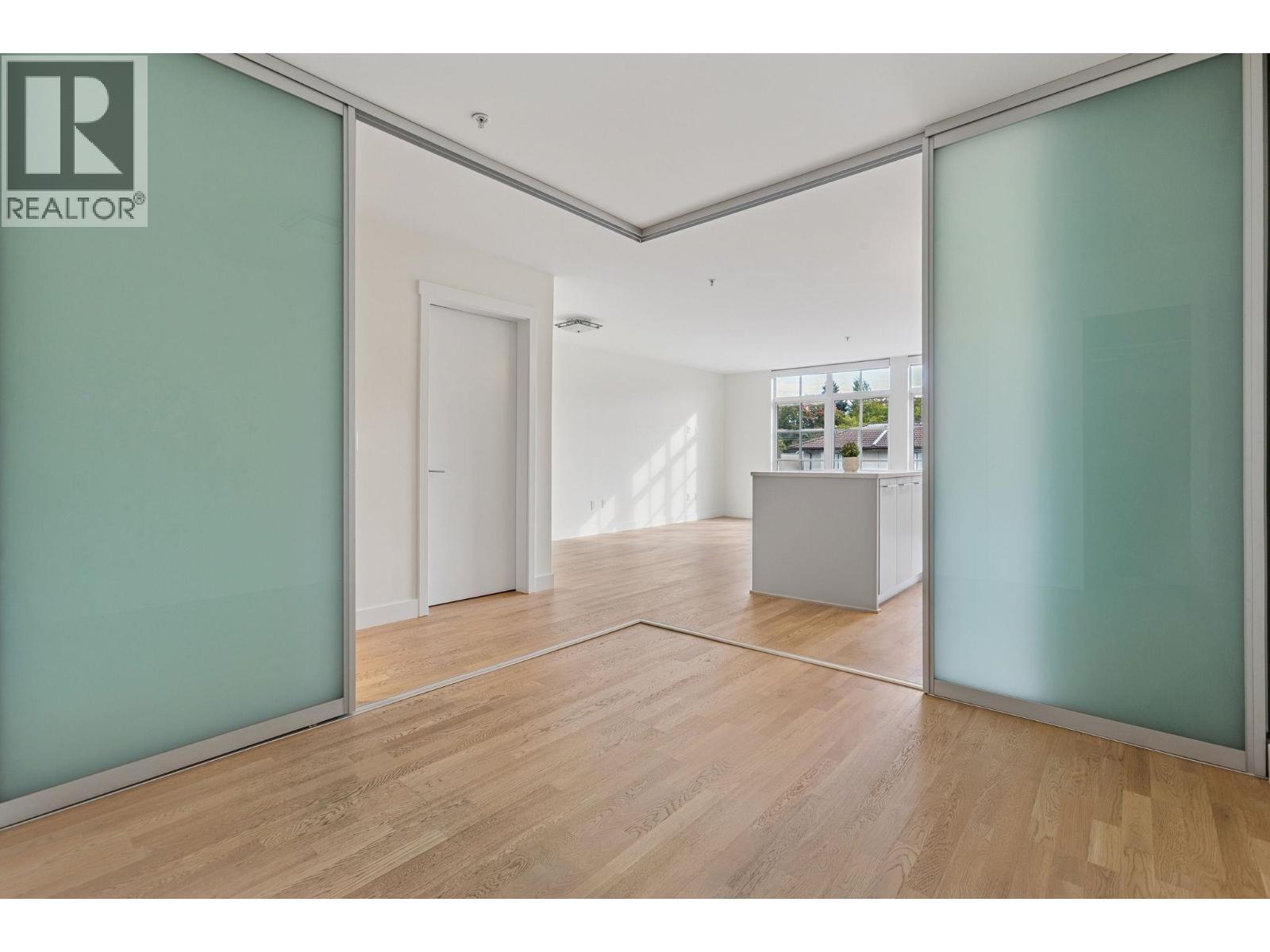 306 4355 W 10Th Avenue, Vancouver, BC - Indoor Photo Showing Other Room