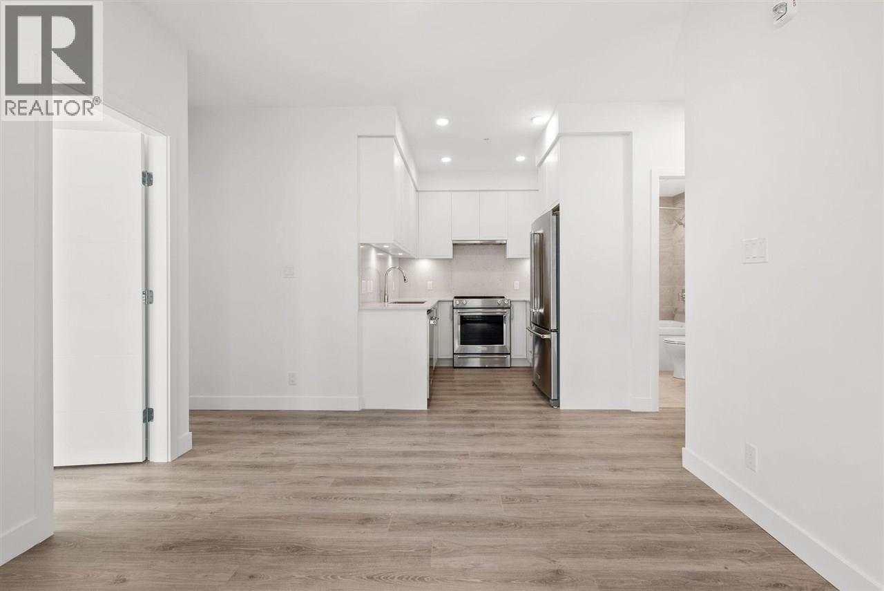 314 700 Clarke Road, Coquitlam, BC - Indoor Photo Showing Kitchen