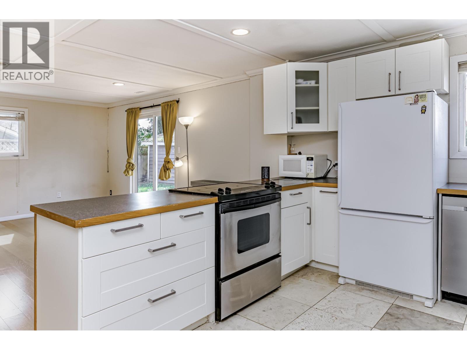 3151 Frey Place, Port Coquitlam, BC - Indoor Photo Showing Kitchen