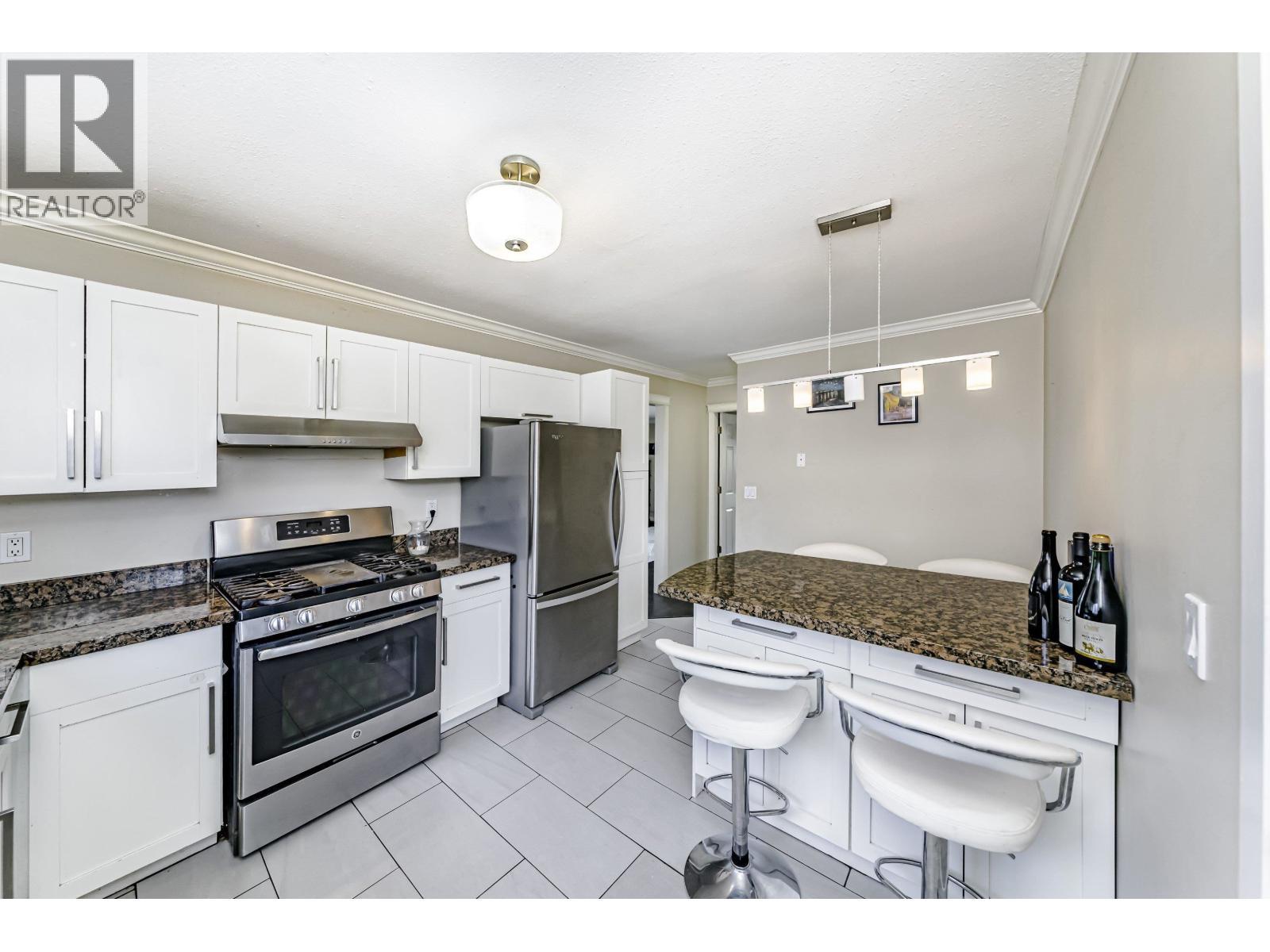 3151 Frey Place, Port Coquitlam, BC - Indoor Photo Showing Kitchen