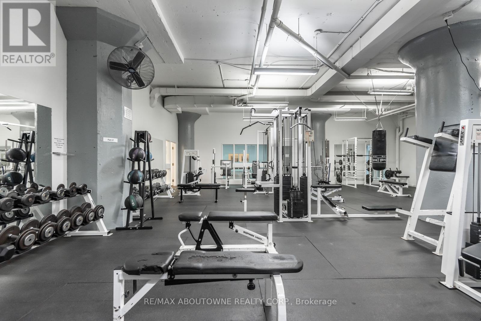 826 - 155 Dalhousie Street, Toronto, ON - Indoor Photo Showing Gym Room