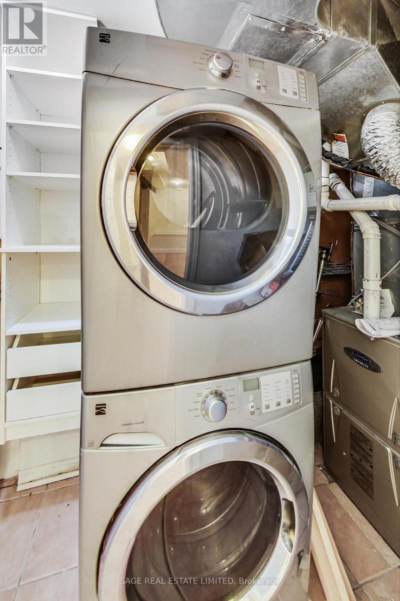 Lower - 41 Homewood Avenue, Toronto, ON - Indoor Photo Showing Laundry Room