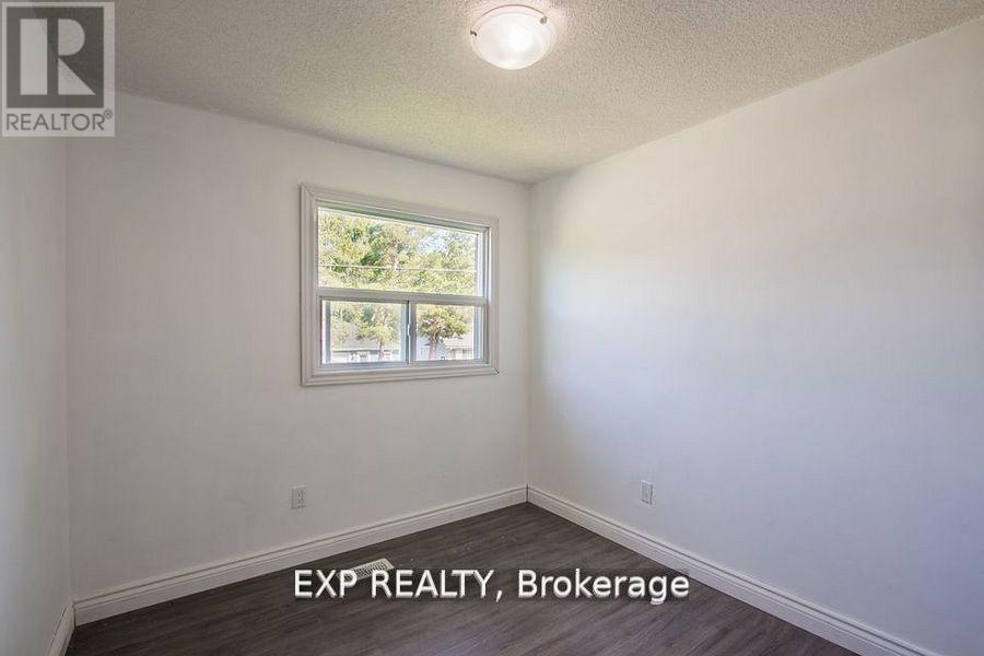 201 Garden Avenue, Georgina, ON - Indoor Photo Showing Other Room