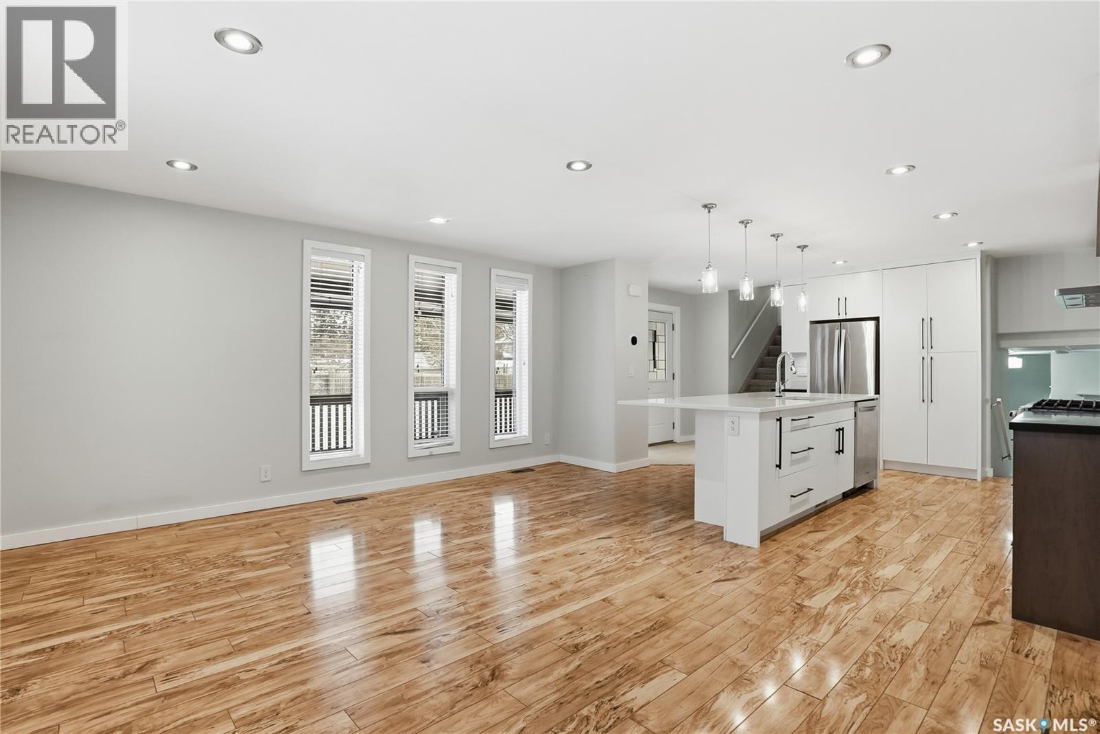 901 6Th Street E, Saskatoon, SK - Indoor Photo Showing Kitchen With Upgraded Kitchen