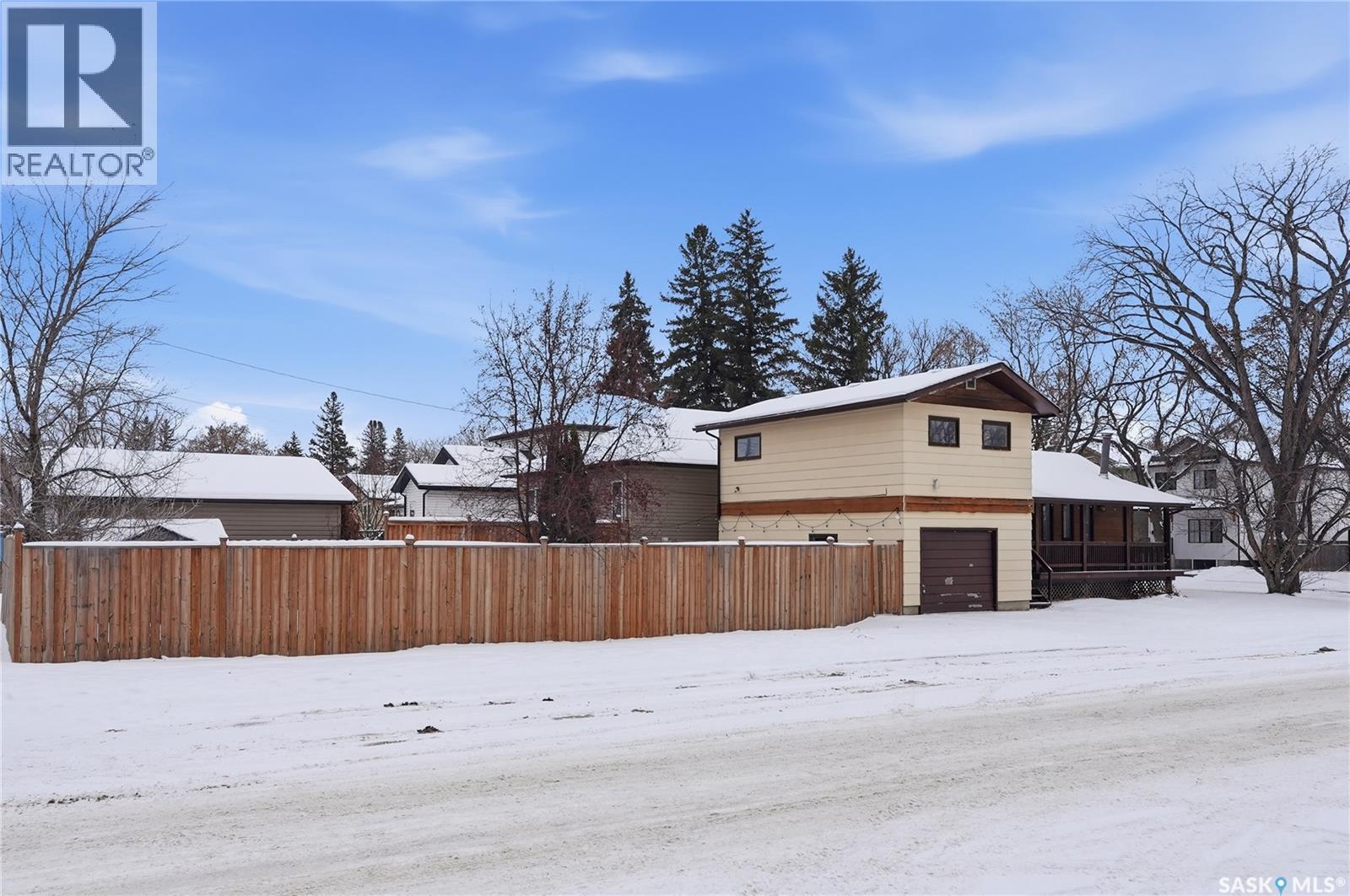 901 6Th Street E, Saskatoon, SK - Outdoor