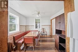 kitchen eating area -