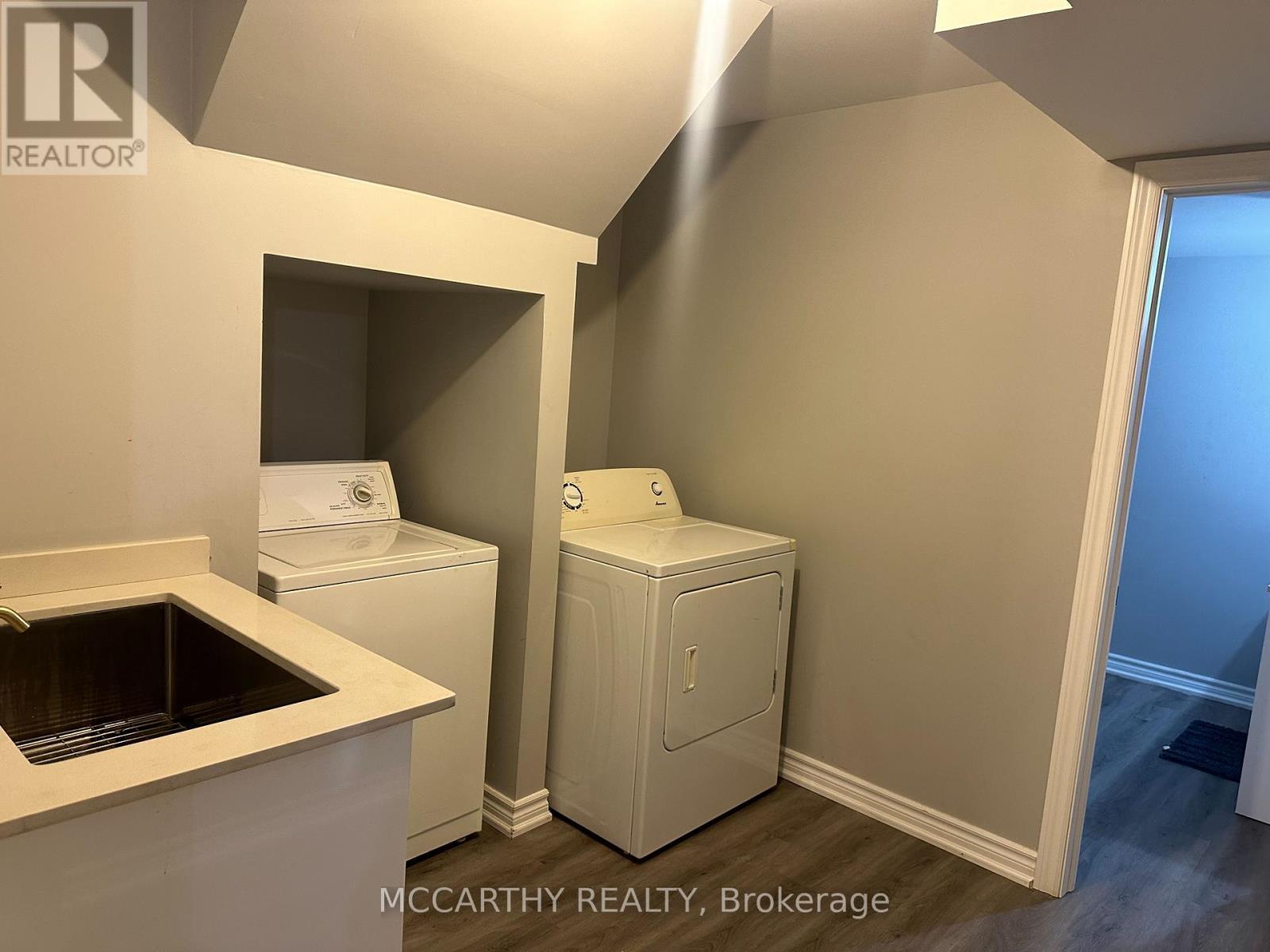 326 Wallace Street, Shelburne, ON - Indoor Photo Showing Laundry Room