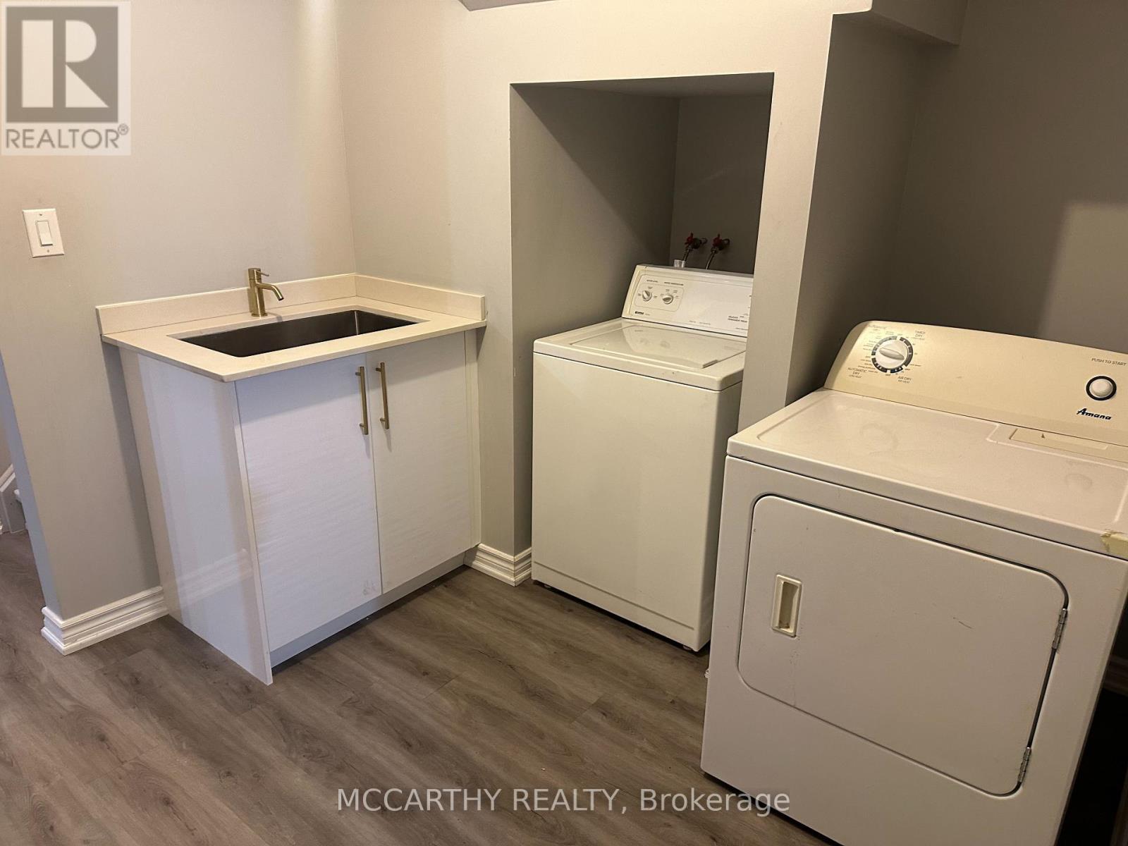 326 Wallace Street, Shelburne, ON - Indoor Photo Showing Laundry Room