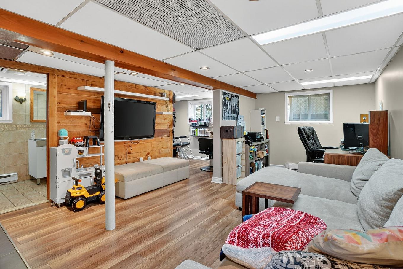 Salle familiale - 12370 6E Avenue (R.-D.-P.), Montréal (Rivière-Des-Prairies/Pointe-Aux-Trembles), QC - Indoor