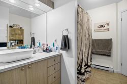 Ensuite bathroom -