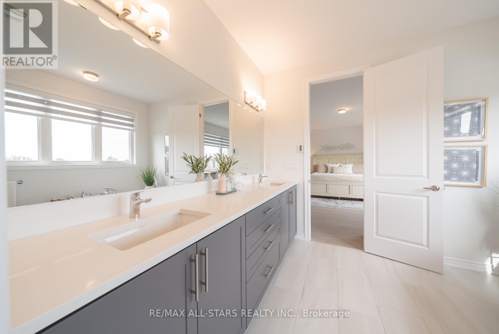 129 Busato Drive, Whitchurch-Stouffville, ON - Indoor Photo Showing Bathroom