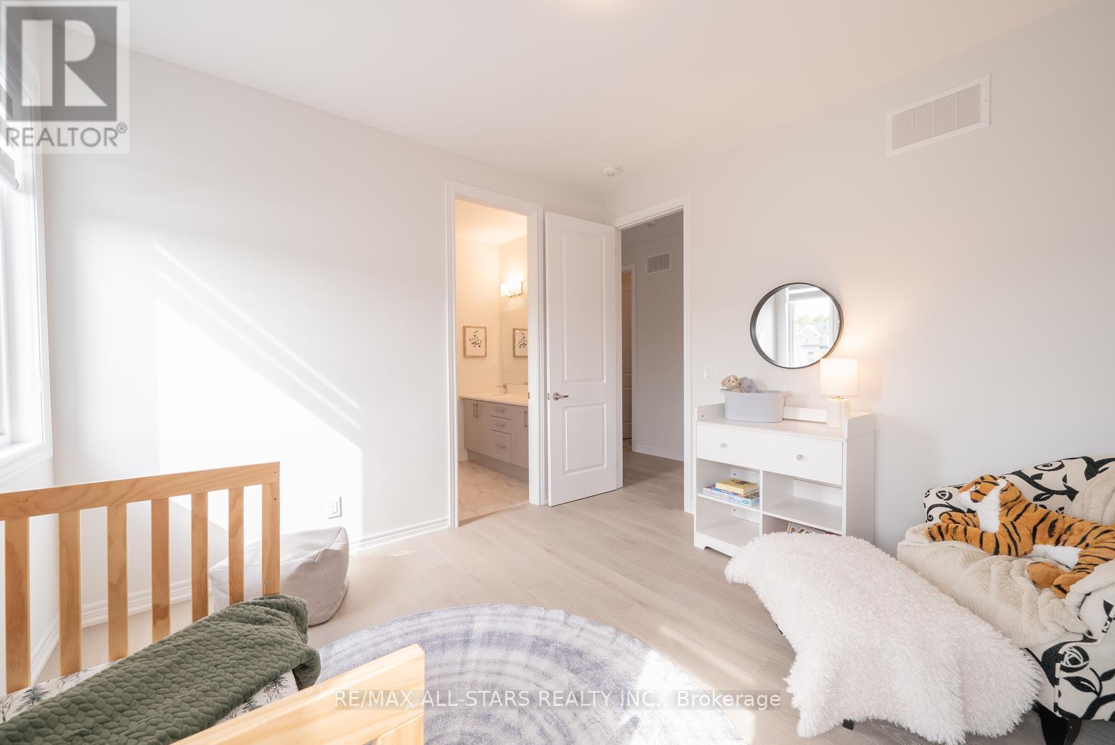 129 Busato Drive, Whitchurch-Stouffville, ON - Indoor Photo Showing Bedroom