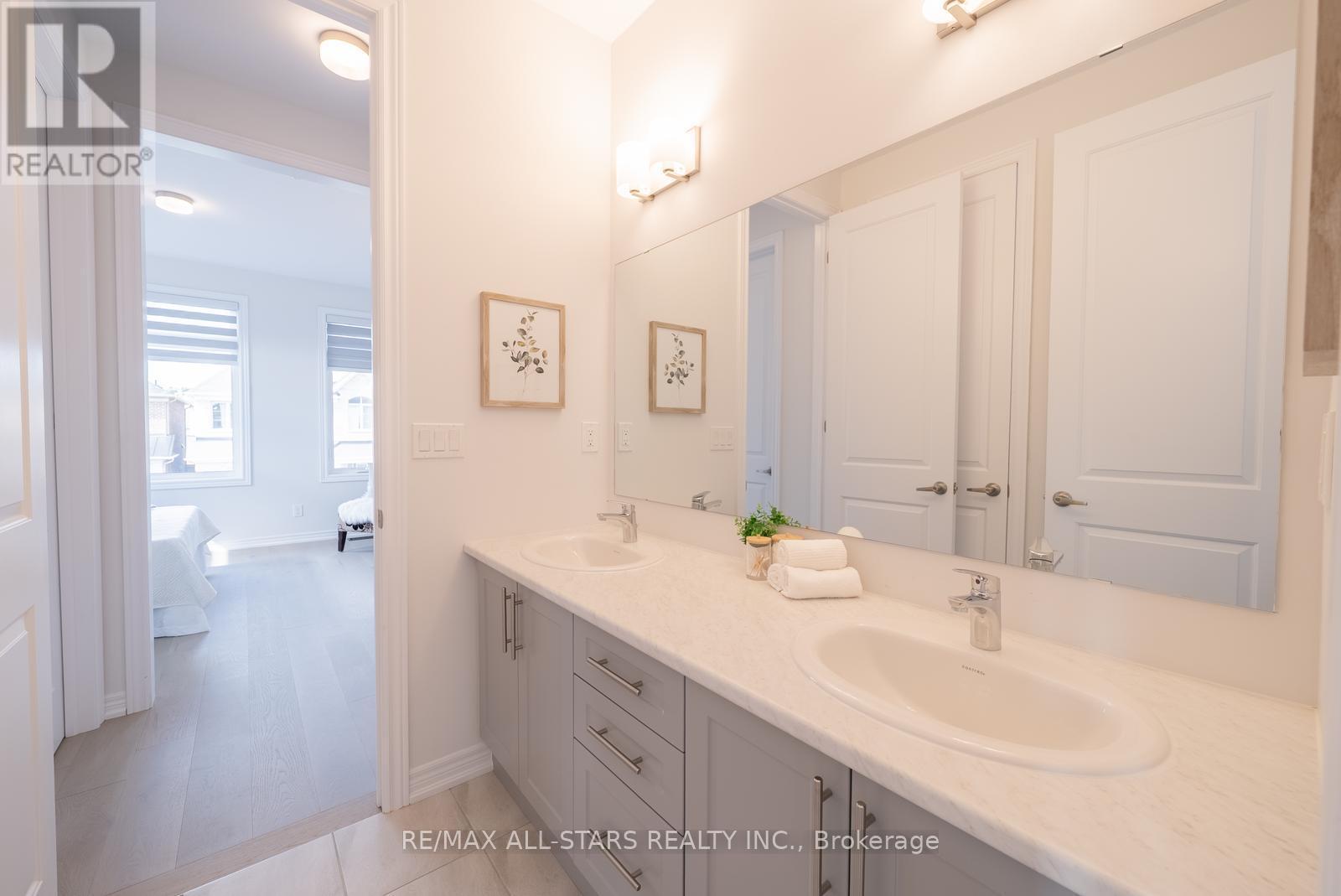 129 Busato Drive, Whitchurch-Stouffville, ON - Indoor Photo Showing Bathroom