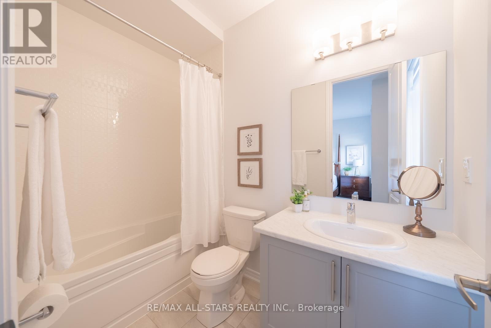 129 Busato Drive, Whitchurch-Stouffville, ON - Indoor Photo Showing Bathroom