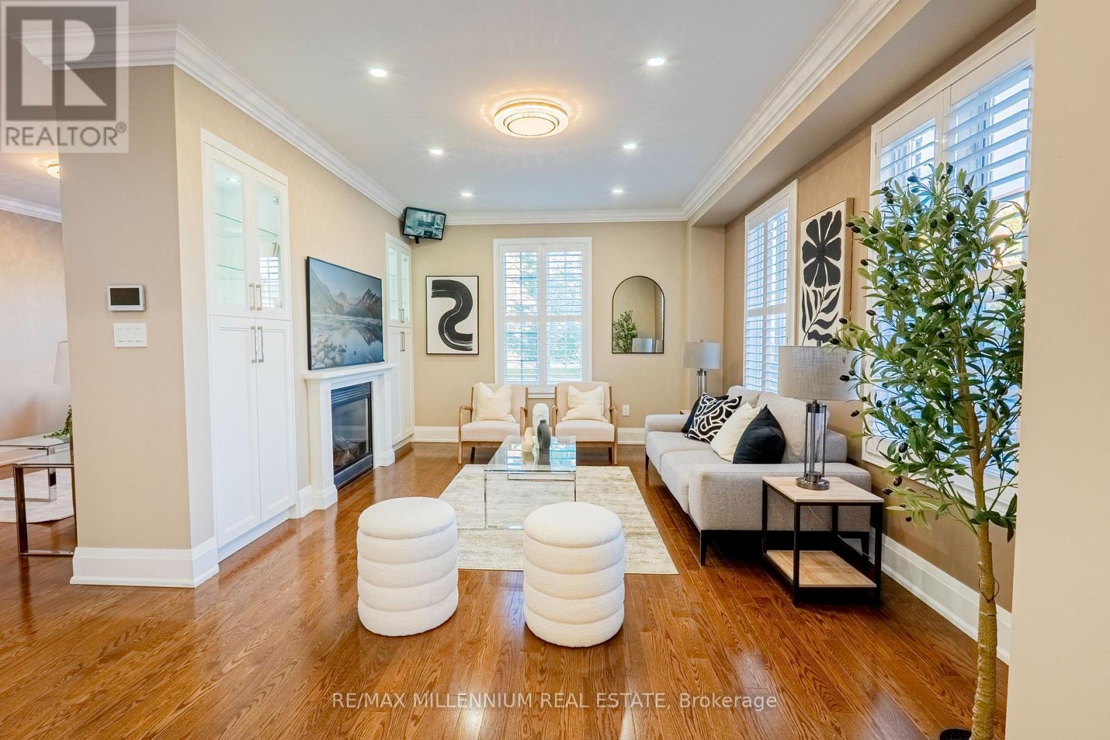 1 Bracknell Avenue, Markham, ON - Indoor Photo Showing Living Room With Fireplace