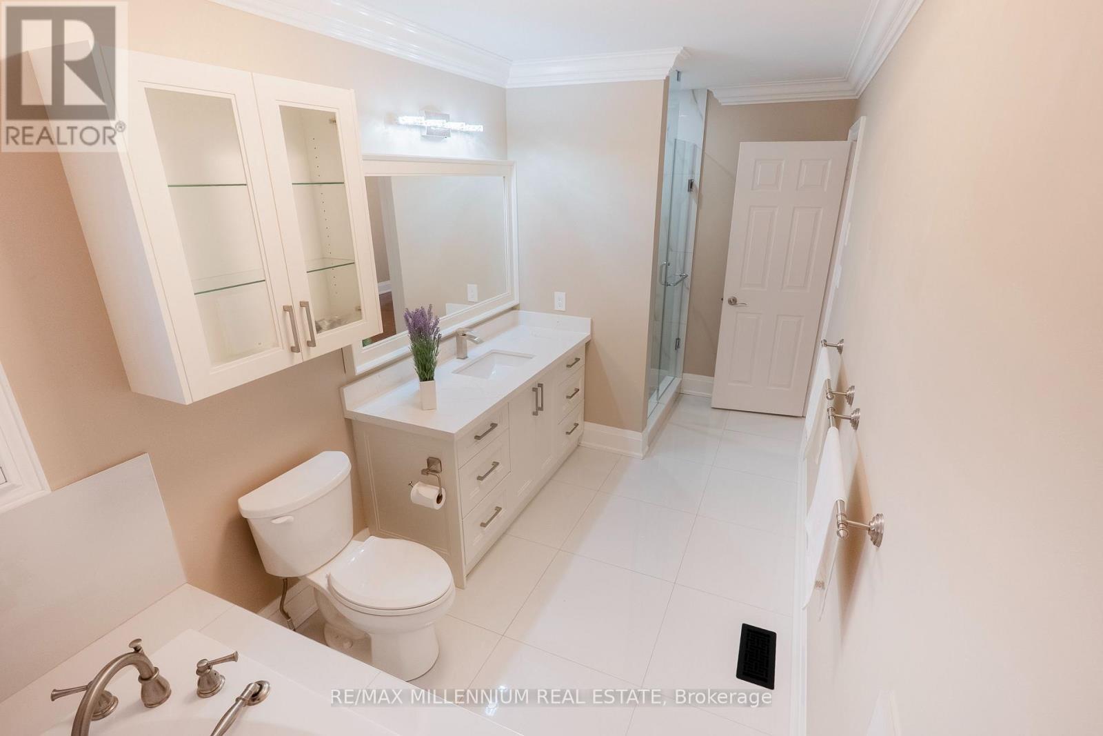 1 Bracknell Avenue, Markham, ON - Indoor Photo Showing Bathroom