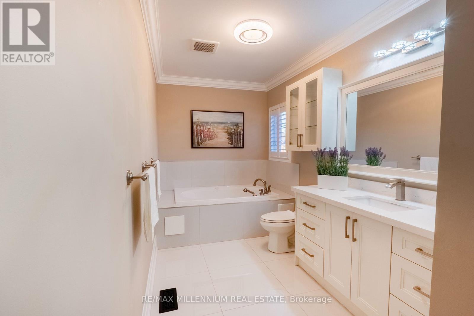 1 Bracknell Avenue, Markham, ON - Indoor Photo Showing Bathroom