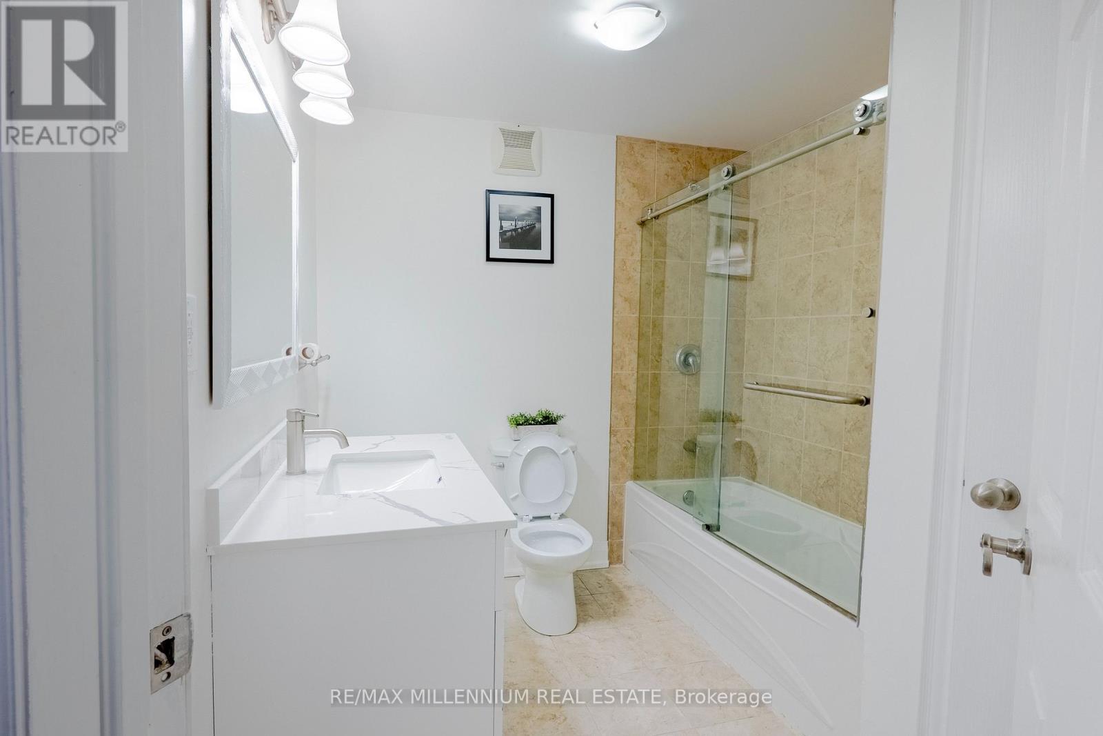 1 Bracknell Avenue, Markham, ON - Indoor Photo Showing Bathroom
