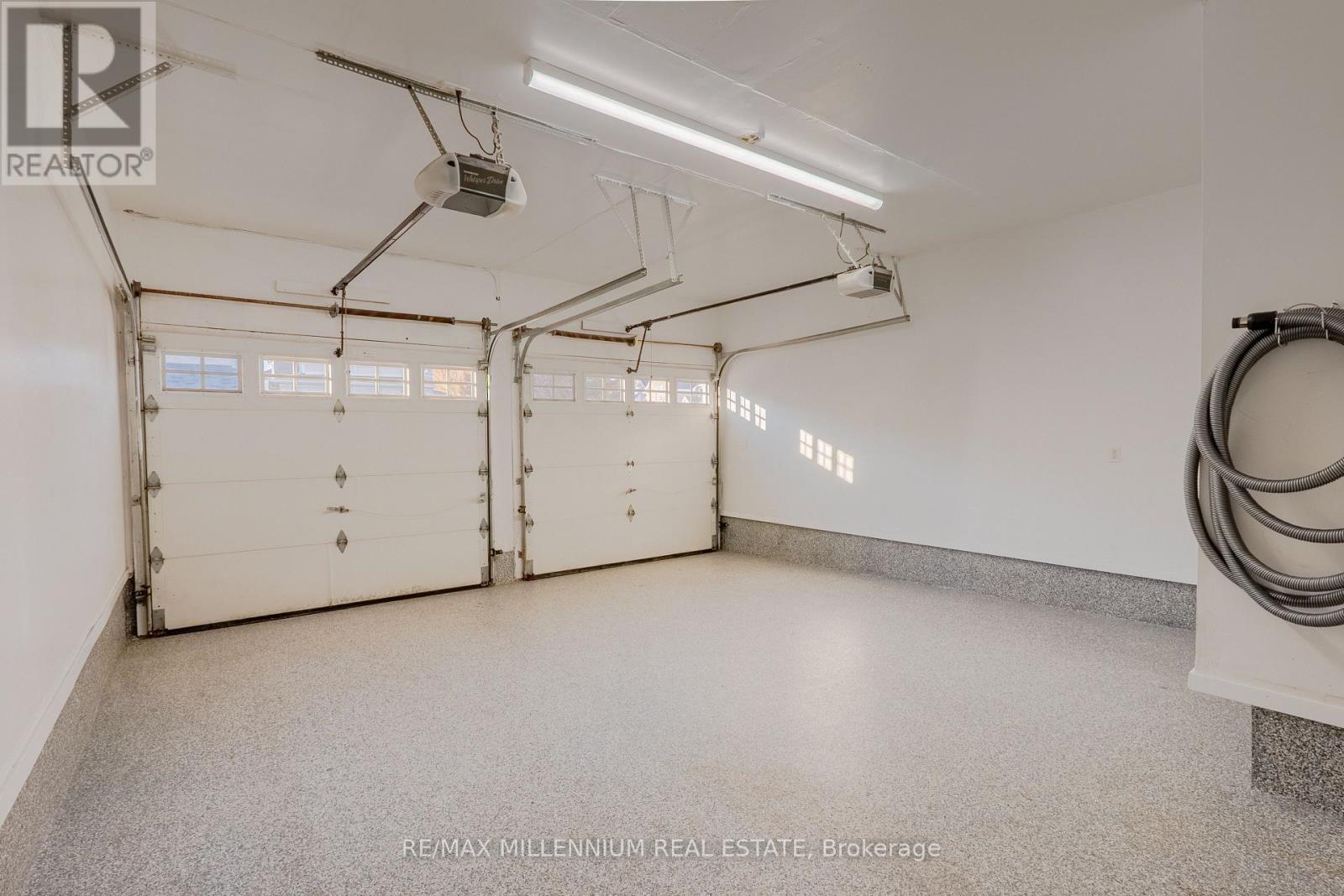 1 Bracknell Avenue, Markham, ON - Indoor Photo Showing Garage