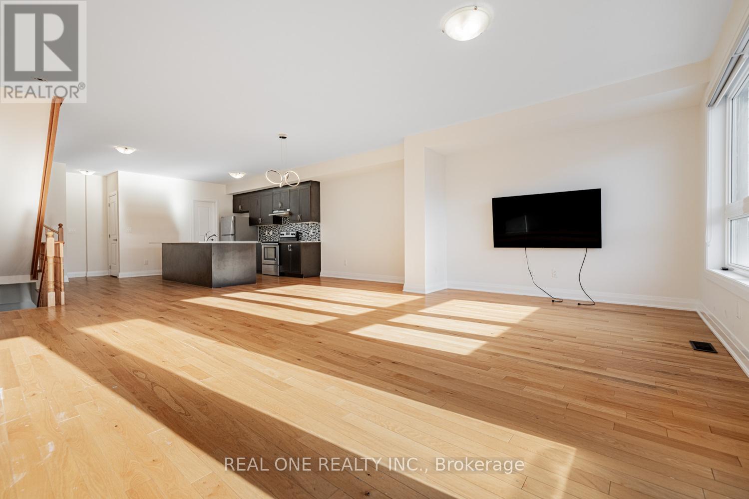 5 Gridiron Gate, Vaughan, ON - Indoor Photo Showing Living Room