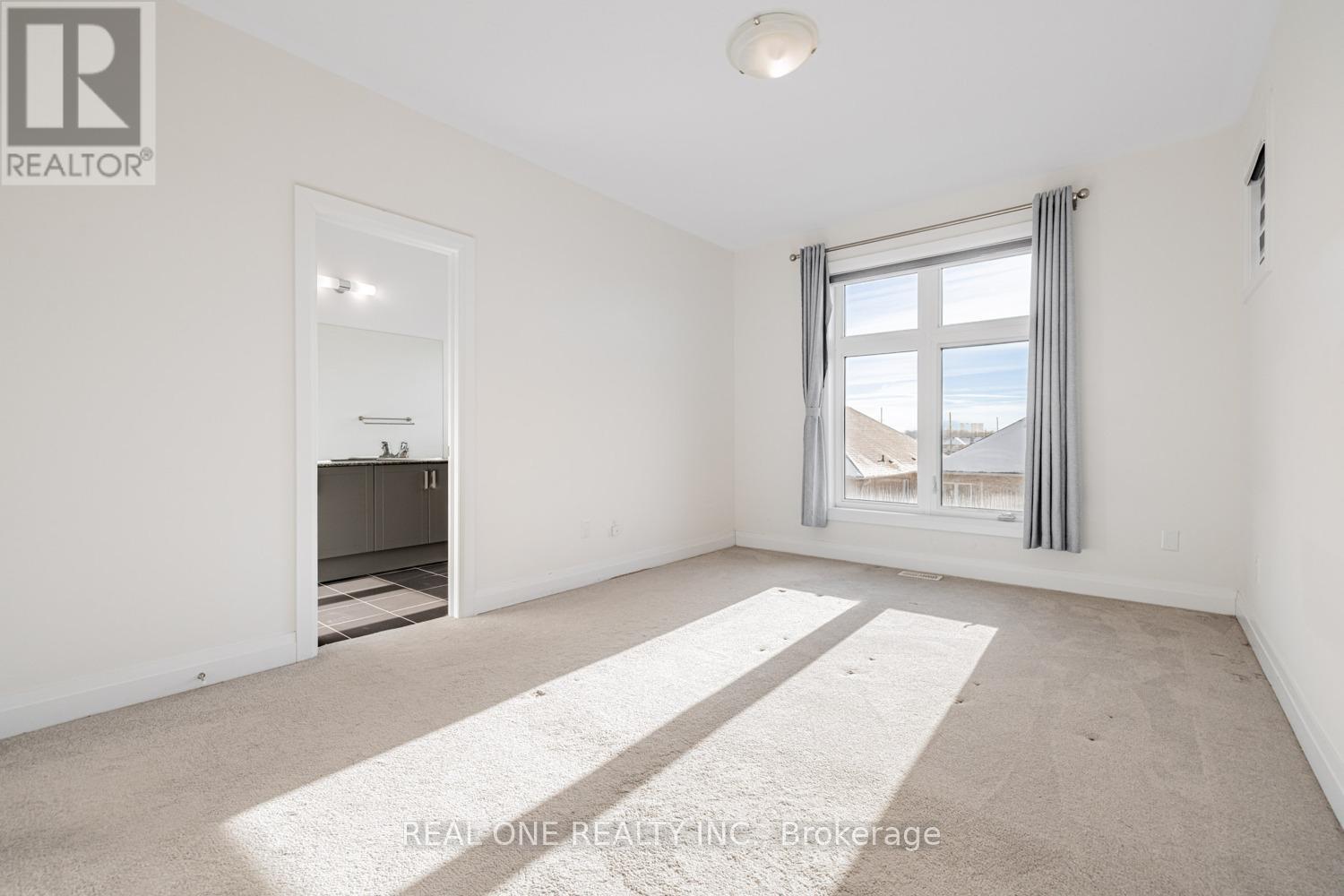 5 Gridiron Gate, Vaughan, ON - Indoor Photo Showing Other Room