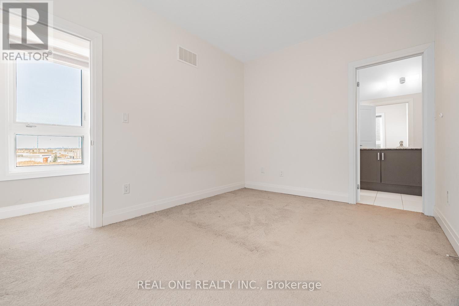 5 Gridiron Gate, Vaughan, ON - Indoor Photo Showing Other Room