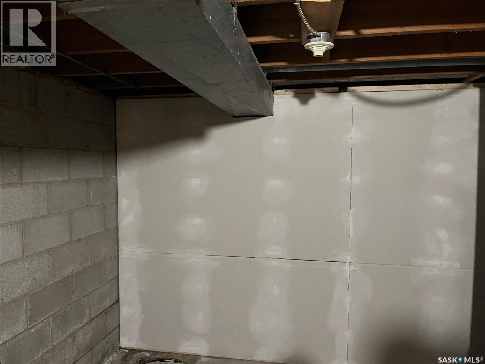 211 2Nd Street E, Lafleche, SK - Indoor Photo Showing Basement