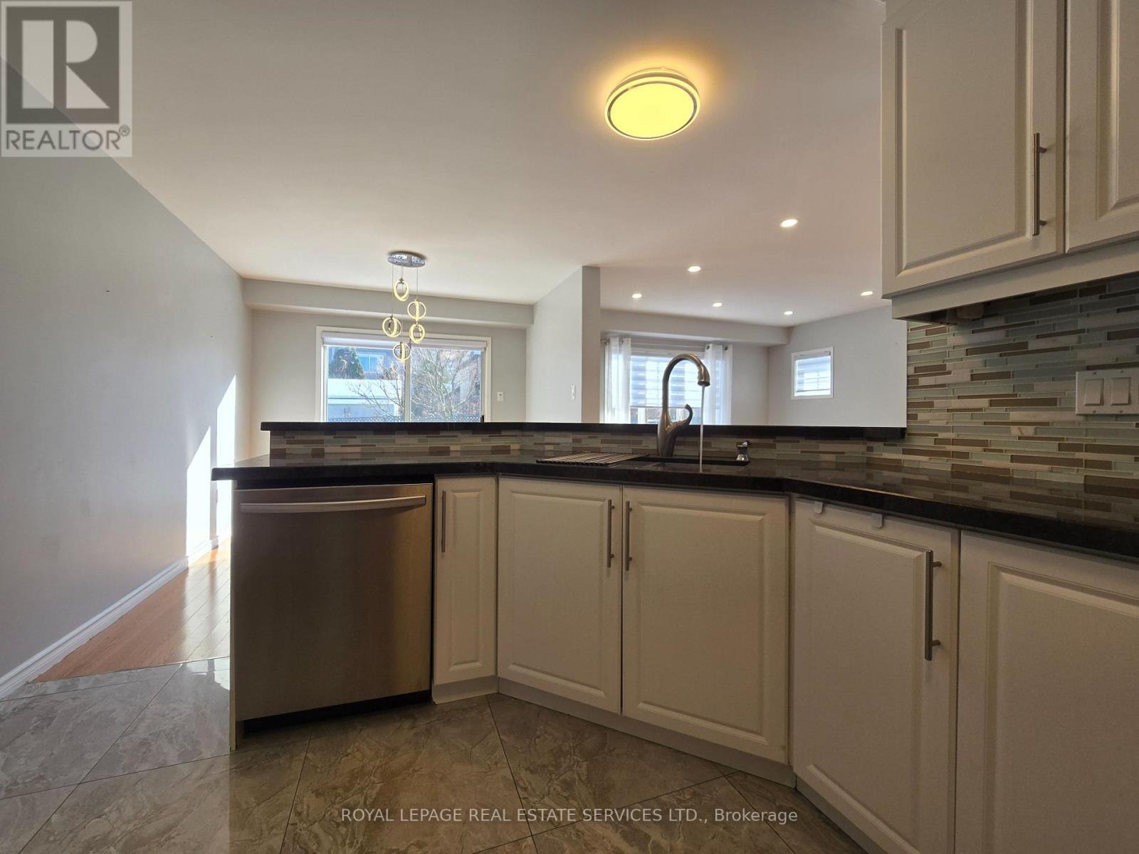 Upper - 2932 Cape Hill Crescent, Mississauga, ON