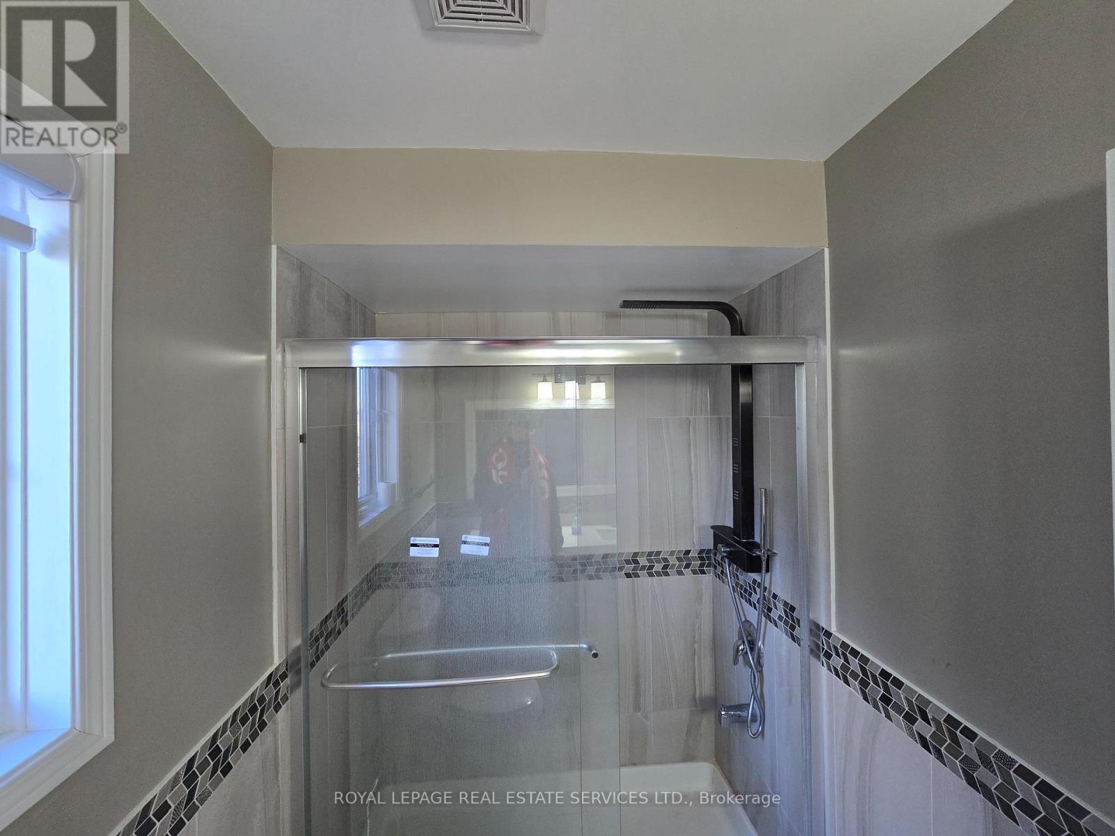 Upper - 2932 Cape Hill Crescent, Mississauga, ON