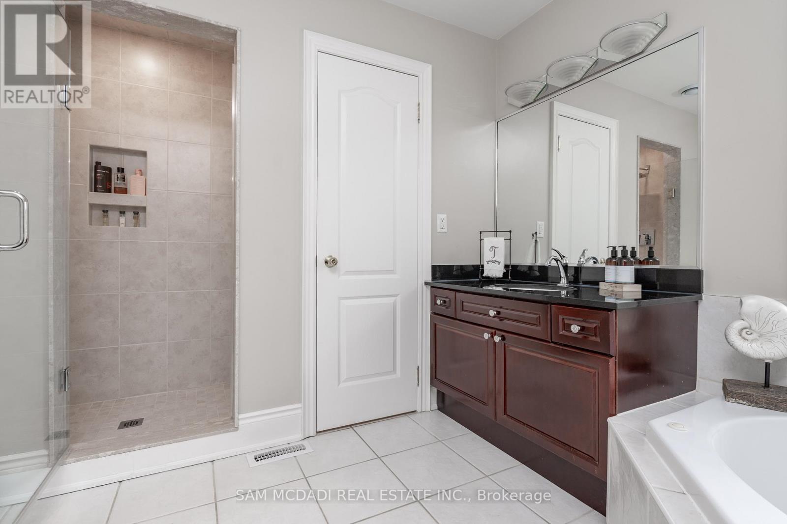 3248 Barchester Court, Mississauga, ON - Indoor Photo Showing Bathroom