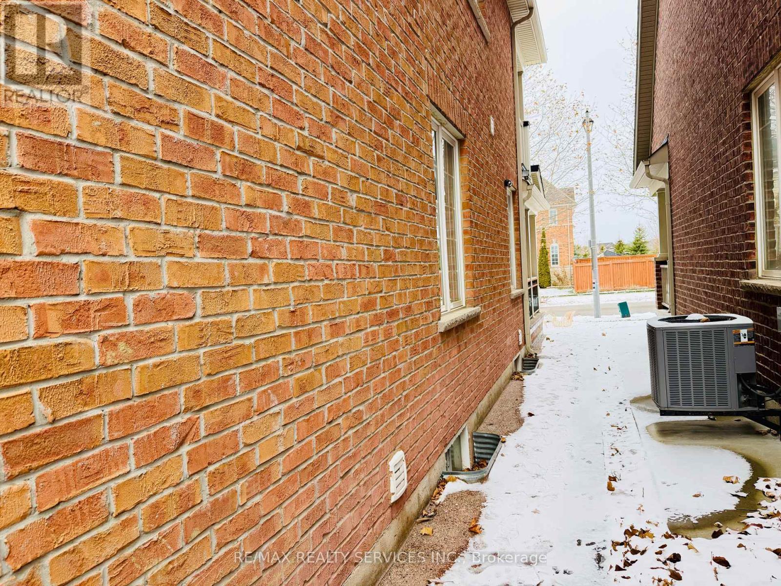 67 Larson Peak Road, Caledon, ON - Outdoor