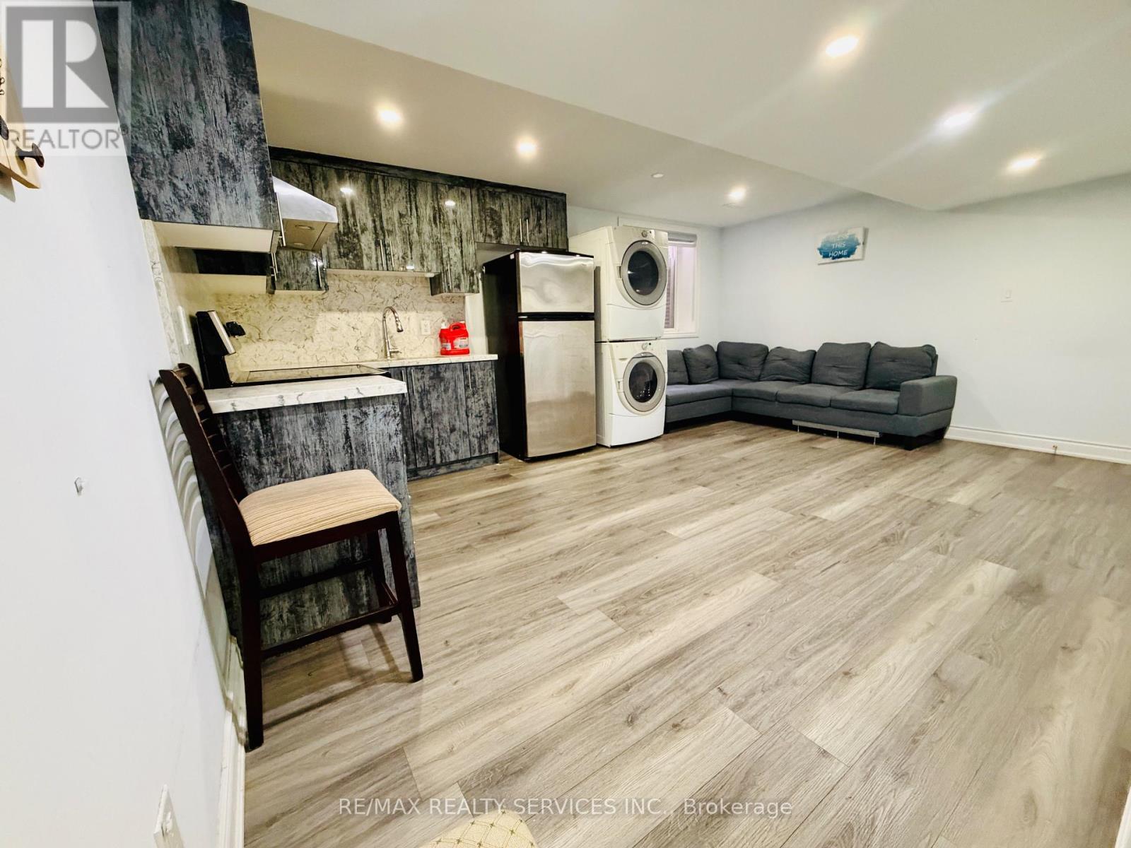 67 Larson Peak Road, Caledon, ON - Indoor