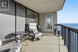 Balcony with Bronte Harbour & Lake view -