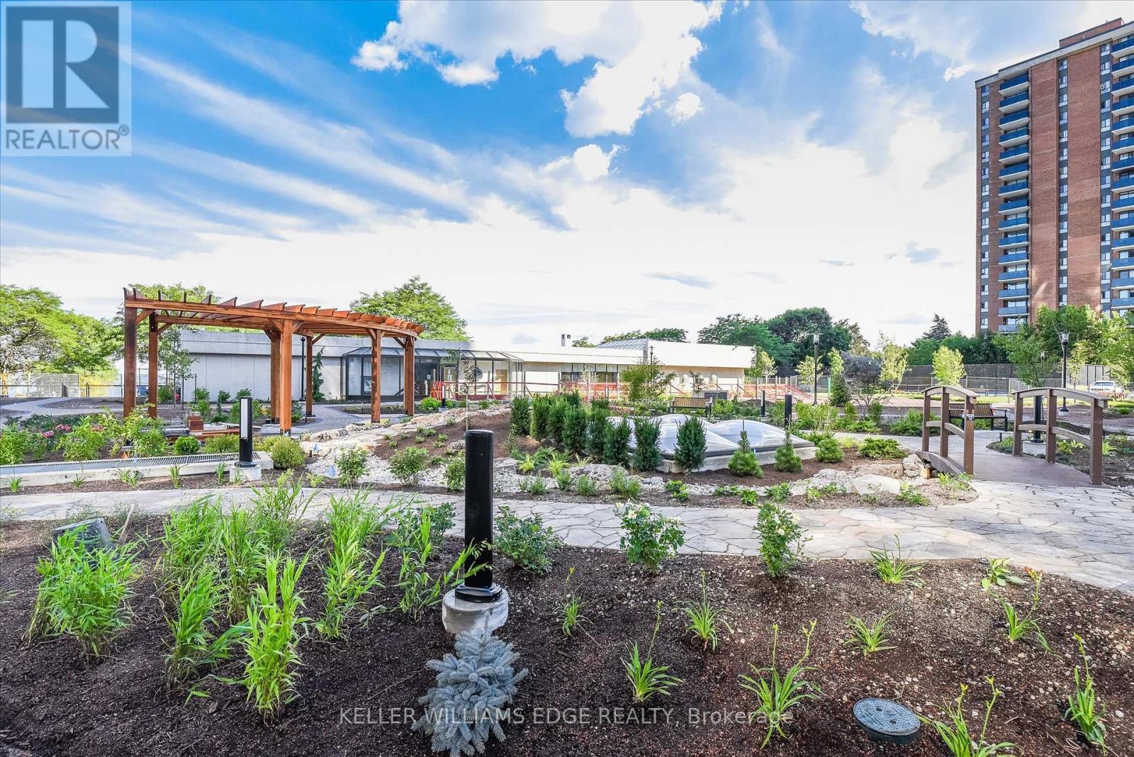 1808 - 2170 Marine Drive, Oakville, ON - Outdoor