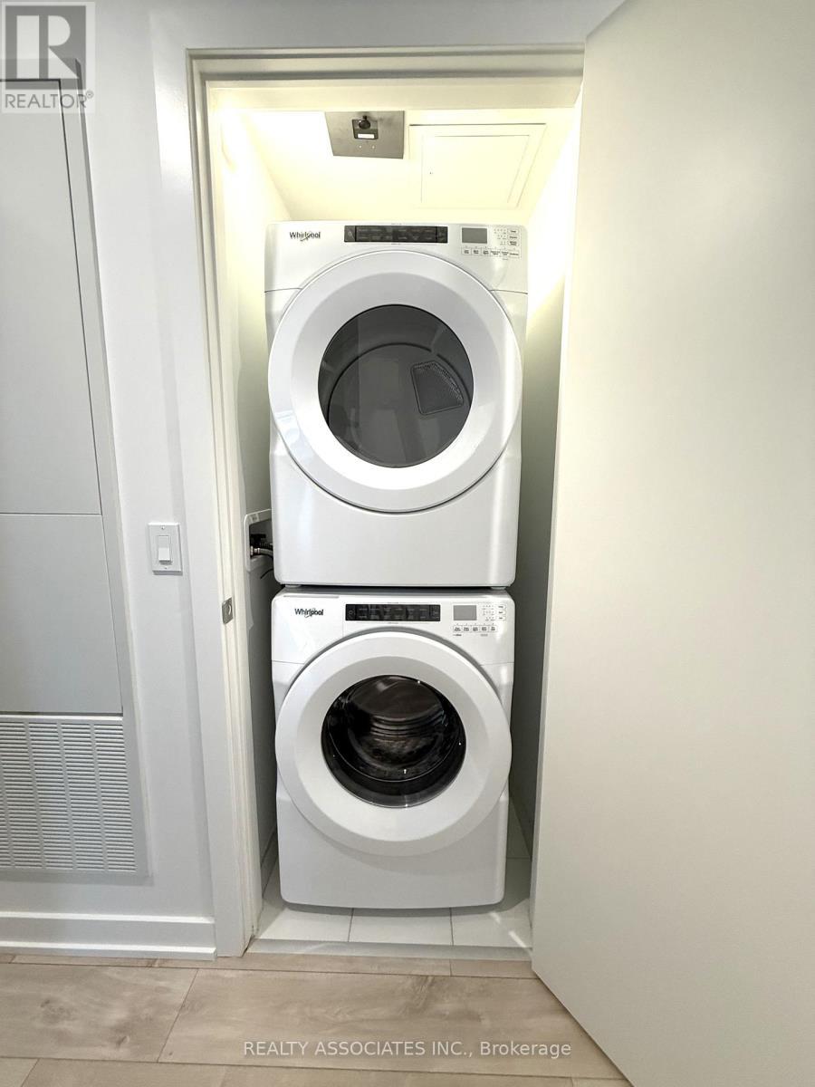 203 - 720 Whitlock Avenue, Milton, ON - Indoor Photo Showing Laundry Room