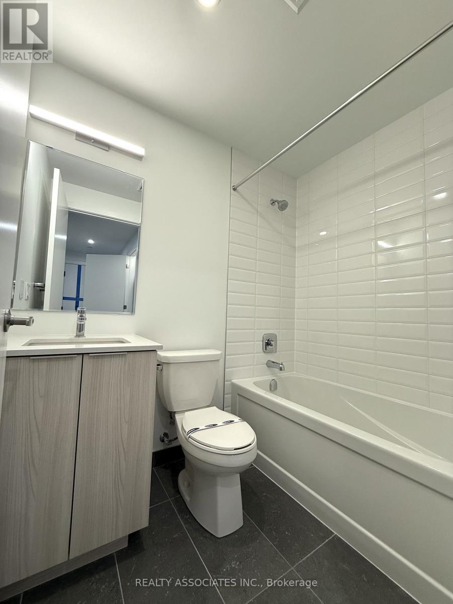 203 - 720 Whitlock Avenue, Milton, ON - Indoor Photo Showing Bathroom